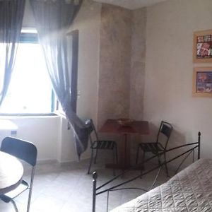 Zimmer mit Queensize-Bett